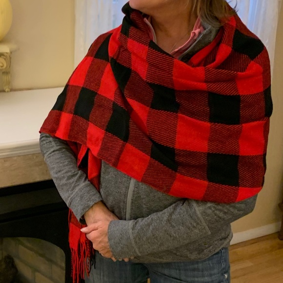 Red Buffalo checkered scarf womens - Picture 4 of 5